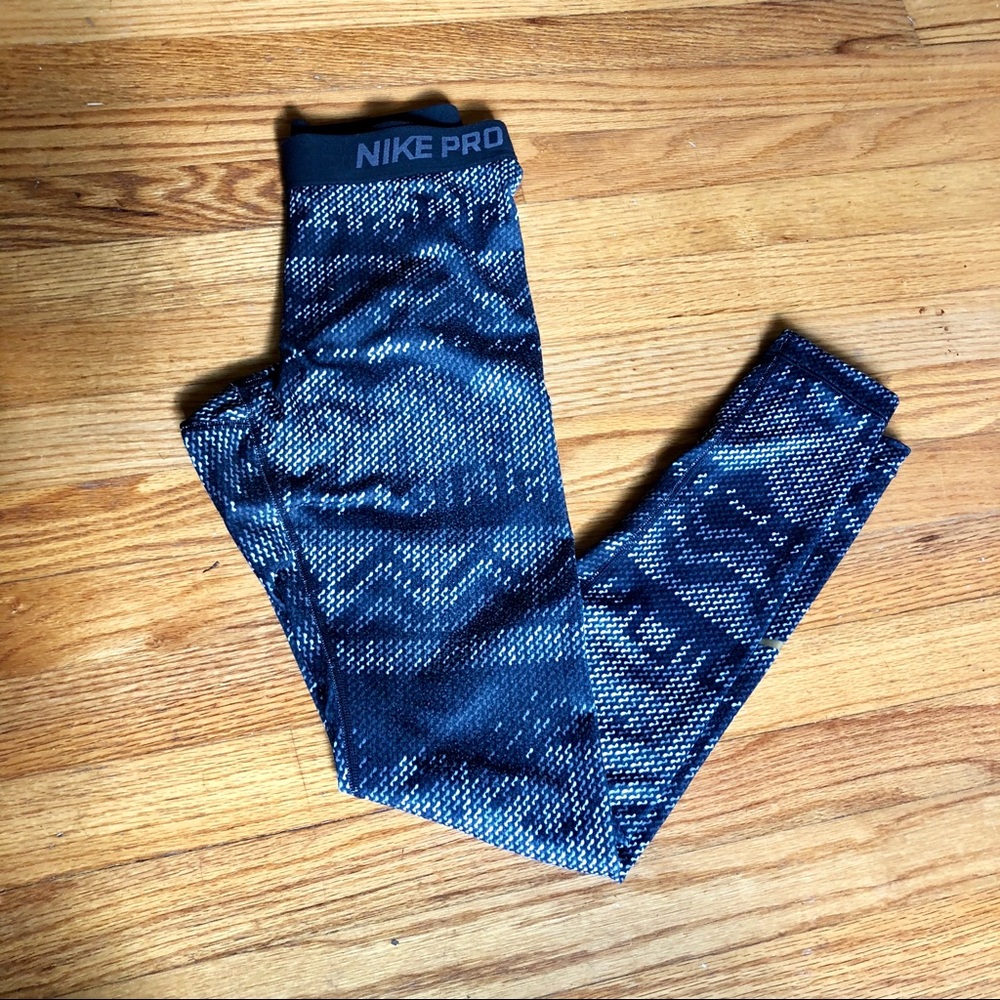SOLD!! Nike Pro workout leggings